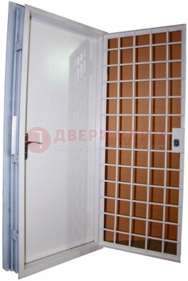 Белая стальная бронированная дверь с нитроэмалью ДБ-7 в Кашире