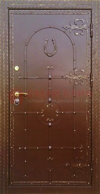 Коричневая стальная дверь с ковкой и МДФ ДК-31 в Йошкар-Оле