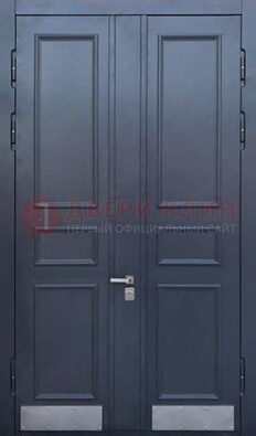 Черная двухстворчатая дверь для улицы с МДФ ДМ-535 в Кашире