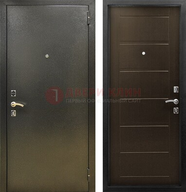 Темная металлическая дверь с порошковым напылением ДП-105 в Кашире