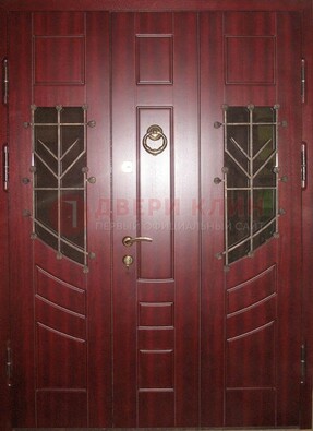 Парадная дверь со вставками из стекла и ковки ДПР-34 в загородный дом в Кашире