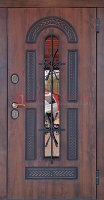 Железная дверь со стеклом и ковкой и узором ДСК-150 в Кашире
