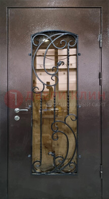 Металлическая дверь со стеклом и ковкой ДСК-95 для магазина в Кашире