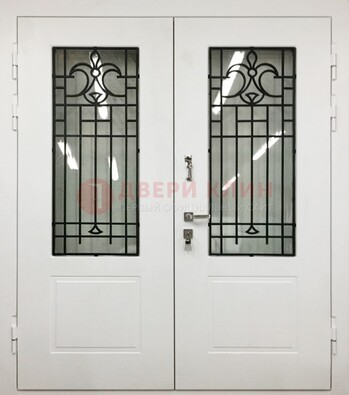 Белая двухстворчатая уличная дверь Винорит со стеклом ДСТ-4 в Кашире
