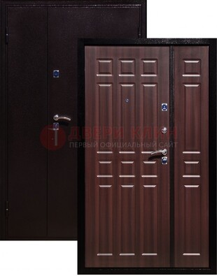 Коричневая металлическая тамбурная дверь ДТМ-24 в Кашире