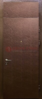 Коричневая стальная дверь с винилискожей ДВ-24 в Кашире