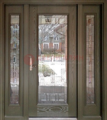 Коричневая стальная дверь с массивом дуба с витражом ВЖ-16 в Кашире
